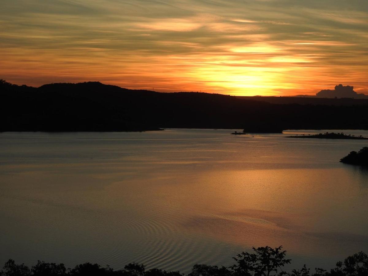 Chale Mirante, Piscina, Cachoeira, Lago E Vista Espetacular Alexania المظهر الخارجي الصورة